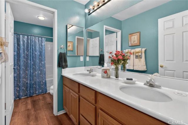 21012 Oakriver, Newhall, CA 91321