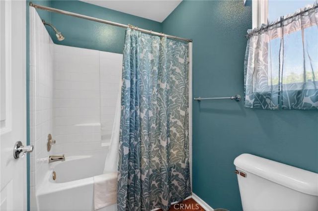 21012 Oakriver, Newhall, CA 91321