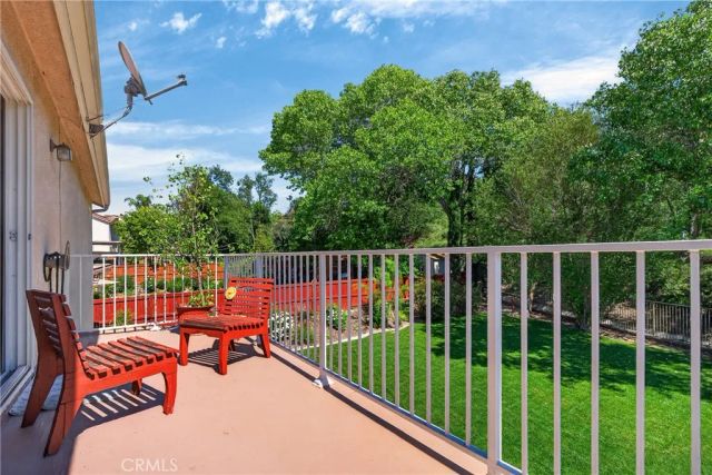 21012 Oakriver, Newhall, CA 91321