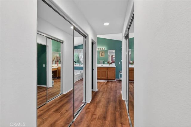 21012 Oakriver, Newhall, CA 91321