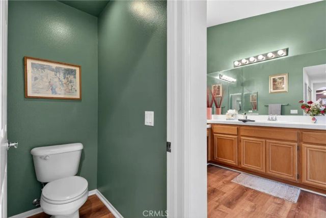 21012 Oakriver, Newhall, CA 91321