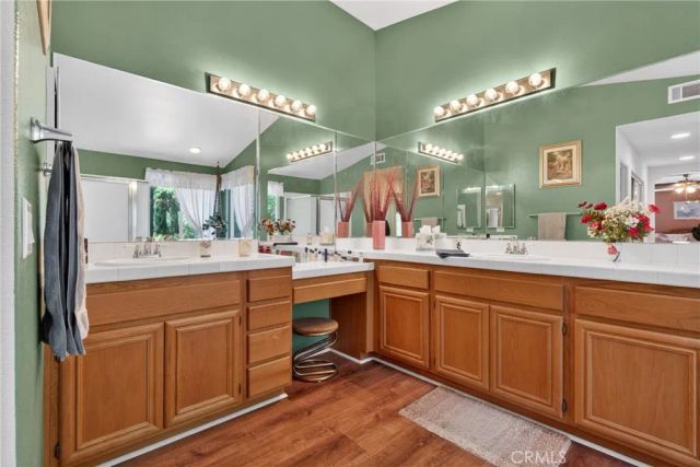 21012 Oakriver, Newhall, CA 91321