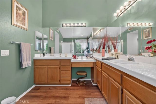 21012 Oakriver, Newhall, CA 91321