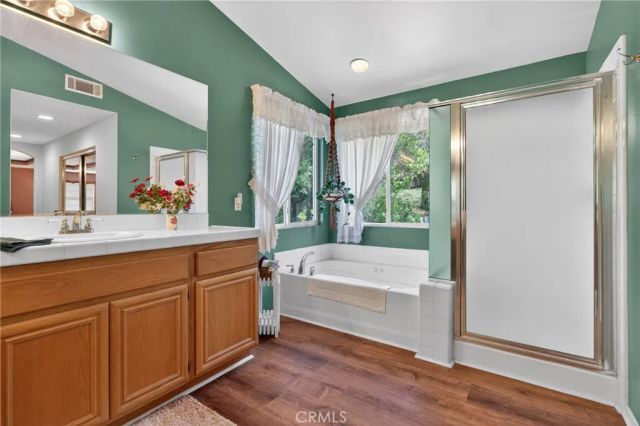 21012 Oakriver, Newhall, CA 91321