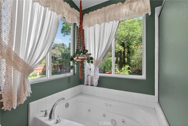 21012 Oakriver, Newhall, CA 91321