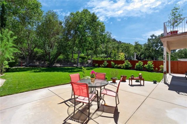 21012 Oakriver, Newhall, CA 91321