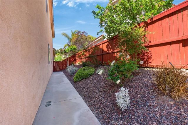 21012 Oakriver, Newhall, CA 91321