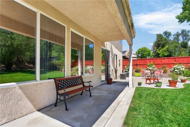 21012 Oakriver, Newhall, CA 91321