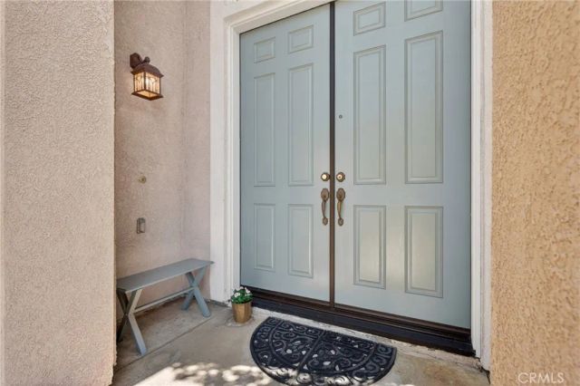 21012 Oakriver, Newhall, CA 91321