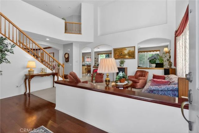 21012 Oakriver, Newhall, CA 91321