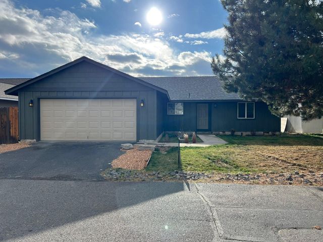 537 SE Ponderosa Drive, Madras, OR 97741