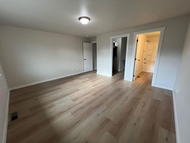 537 SE Ponderosa Drive, Madras, OR 97741