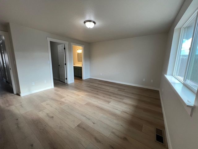 537 SE Ponderosa Drive, Madras, OR 97741