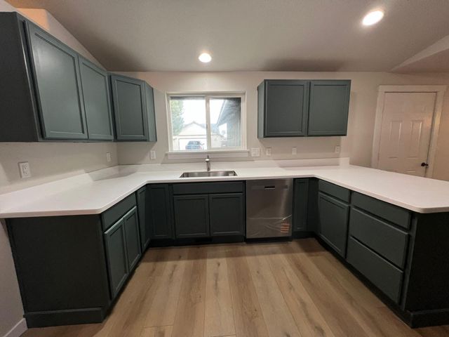 537 SE Ponderosa Drive, Madras, OR 97741