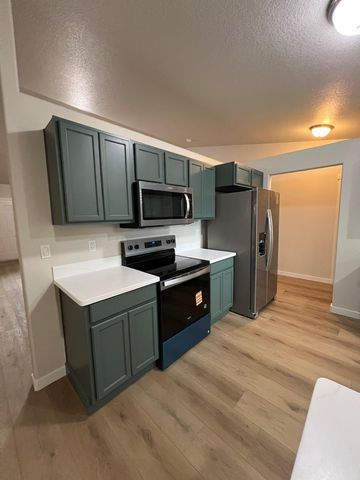 537 SE Ponderosa Drive, Madras, OR 97741