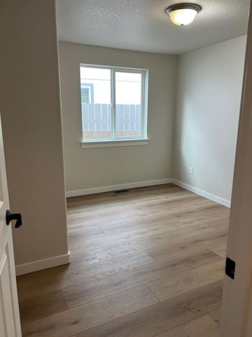 537 SE Ponderosa Drive, Madras, OR 97741