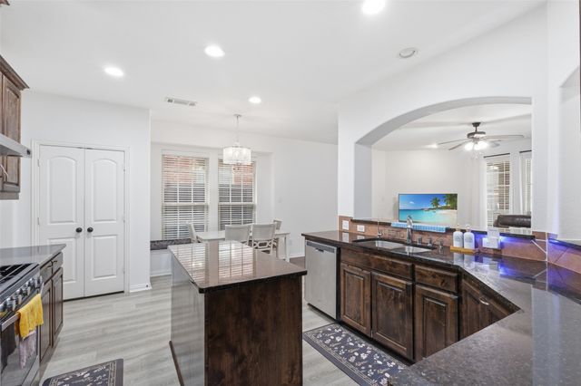 2529 Louis Lane, Lewisville, TX 75056