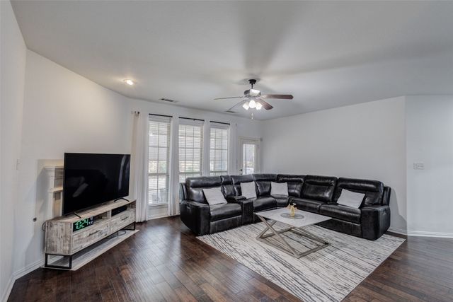 2529 Louis Lane, Lewisville, TX 75056