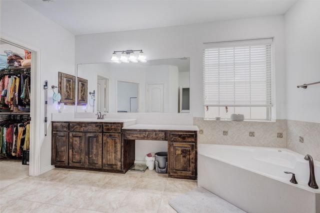 2529 Louis Lane, Lewisville, TX 75056