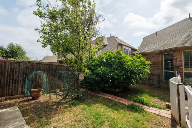 2529 Louis Lane, Lewisville, TX 75056