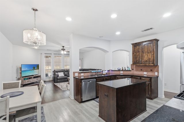 2529 Louis Lane, Lewisville, TX 75056