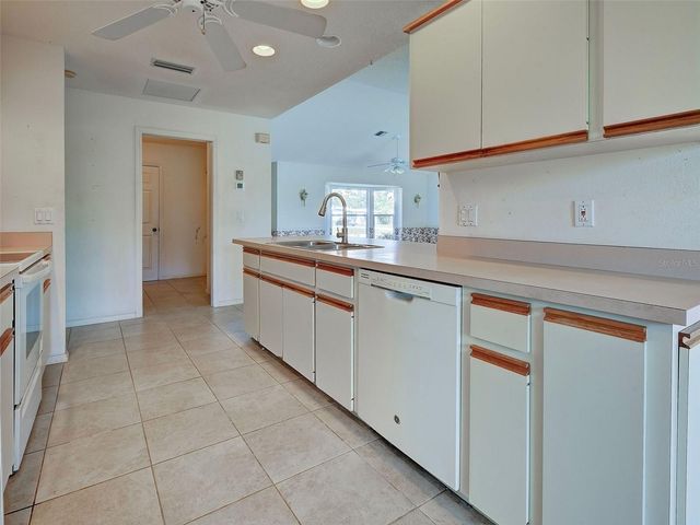 1537 CREST DRIVE, Englewood, FL 34223