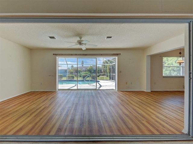 1537 CREST DRIVE, Englewood, FL 34223