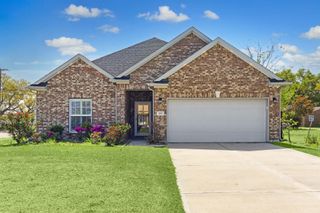 709 8th Avenue N, Texas City, TX 77590