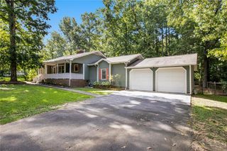 130 Lexington NE Drive, Calhoun, GA 30701