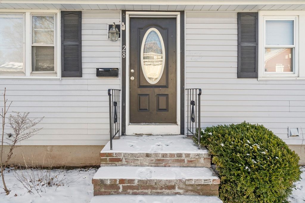 28 Frost Ave, Brockton, MA 02301