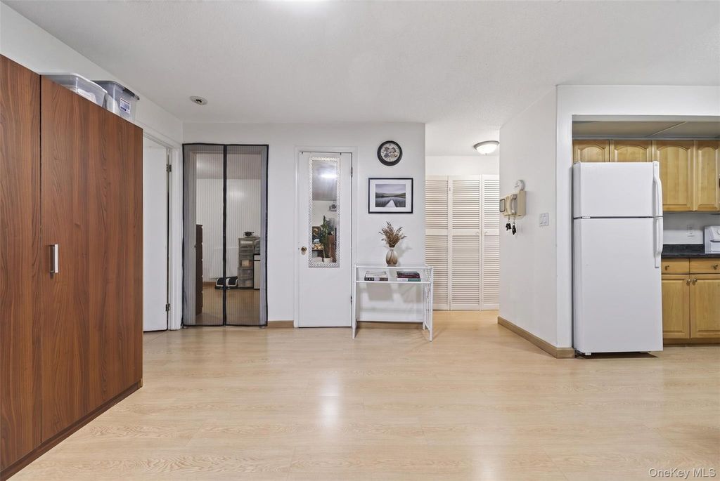 140-44 34th Avenue 2C, Flushing, NY 11354 — photo 2