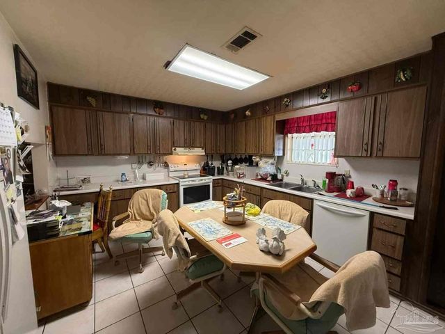 408 Labree Rd, Pensacola, FL 32507