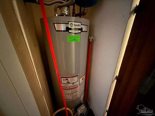 408 Labree Rd, Pensacola, FL 32507