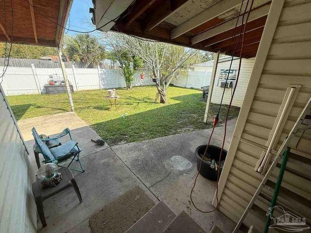 408 Labree Rd, Pensacola, FL 32507