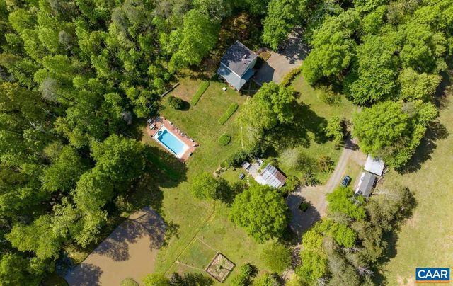 604 COLES ROLLING RD, Scottsville, VA 24590