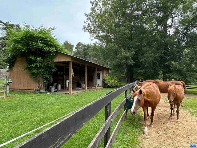 604 COLES ROLLING RD, Scottsville, VA 24590