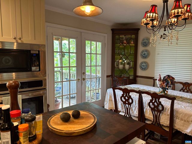 604 COLES ROLLING RD, Scottsville, VA 24590