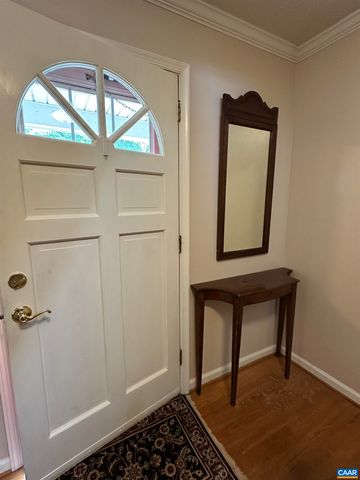 604 COLES ROLLING RD, Scottsville, VA 24590