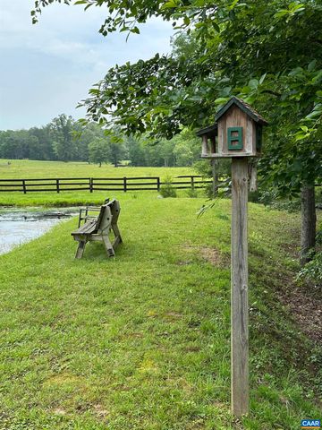 604 COLES ROLLING RD, Scottsville, VA 24590