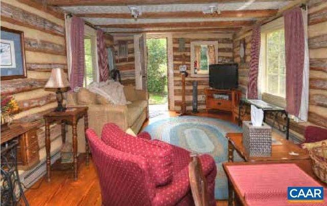 604 COLES ROLLING RD, Scottsville, VA 24590