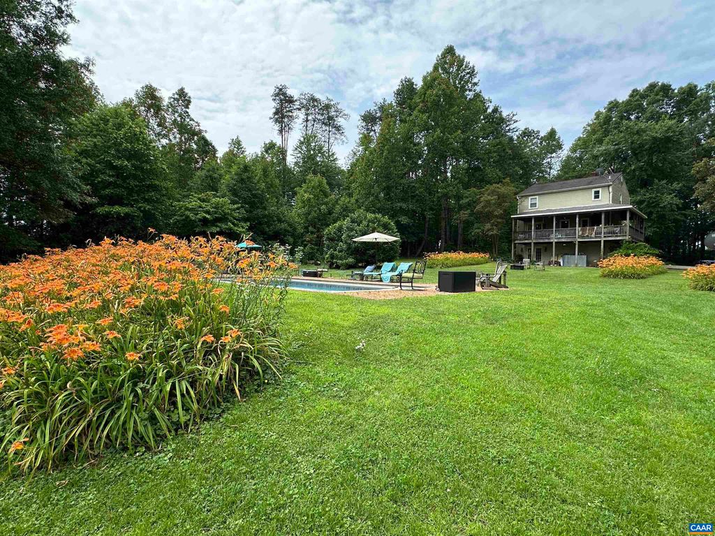 604 COLES ROLLING RD, Scottsville, VA 24590