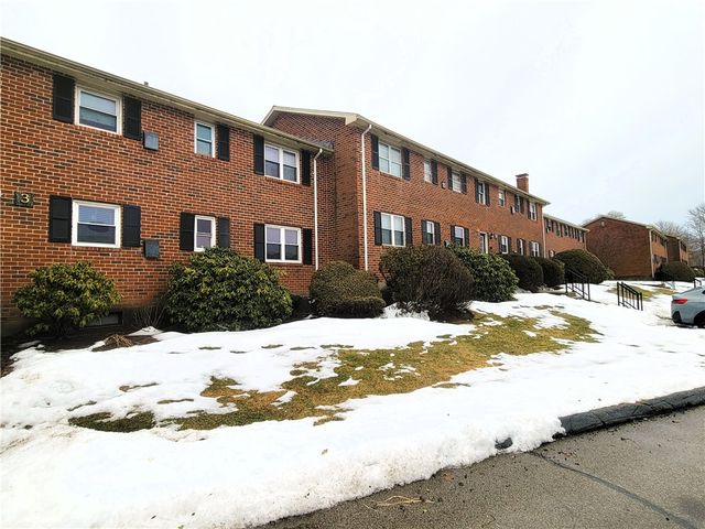 70 Carroll Avenue 303, Newport, RI 02840