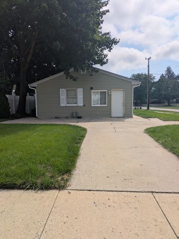 1818 W Monroe Street, Waukegan, IL 60085