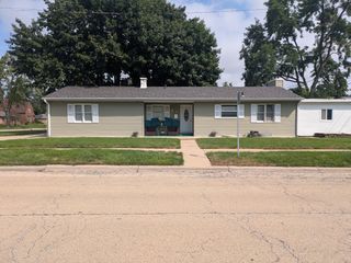 1818 W Monroe Street, Waukegan, IL 60085