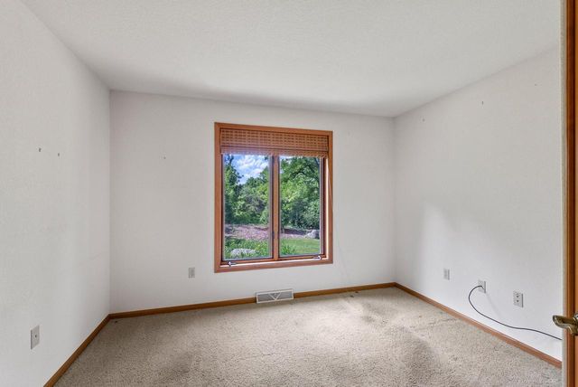 7062 S Fieldstone COURT, Franklin, WI 53132