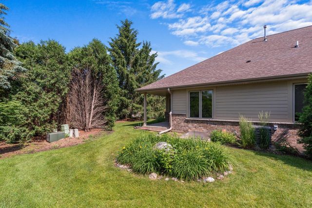 7062 S Fieldstone COURT, Franklin, WI 53132
