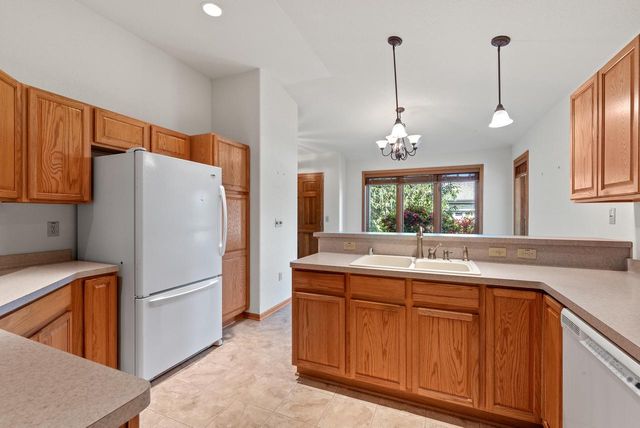 7062 S Fieldstone COURT, Franklin, WI 53132