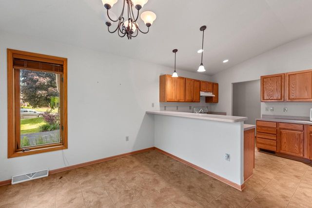 7062 S Fieldstone COURT, Franklin, WI 53132