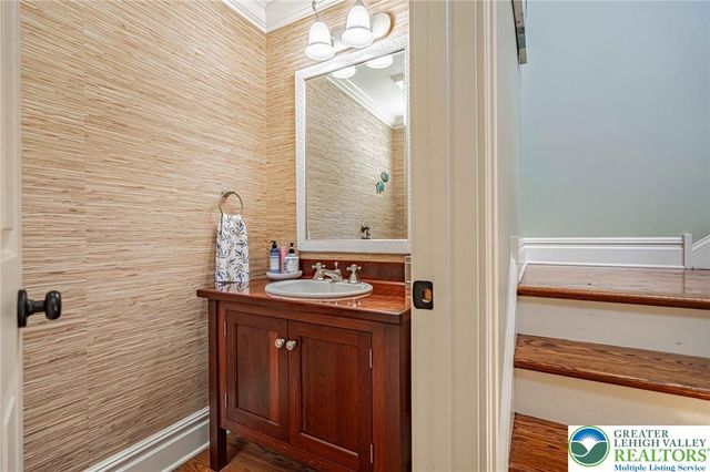 2061 Forge Run, Bethlehem City, PA 18015
