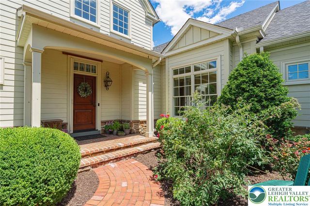 2061 Forge Run, Bethlehem City, PA 18015
